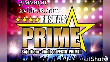 Play Sexo na garagem com casal ale ninfa