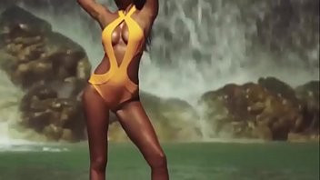 Play Lais ribeiro sexy tetas