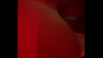 Play Loira dando cuzinho e gemendo