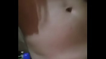 Play Novinha mandou nudes pro amigo e ele vazou