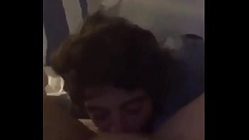 Play Novinha filmando o primo chupar sua bucetinha