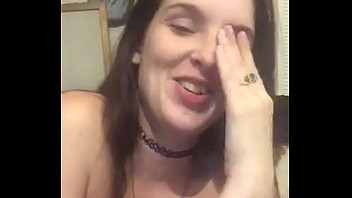 Play Gostosa do periscope pagando peitinho ao vivo PARTE 1