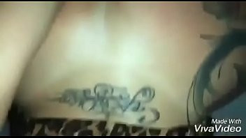 Play Novinha gemendo de tesão durante o anal