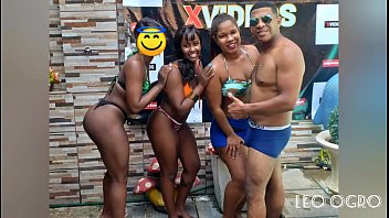 Play Casal ninfos Prime me levou para o quarto na festa das MUSAS do xvídeos Bella Índia Suzy furacão.