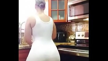 Play Gorda gostosa na cozinha