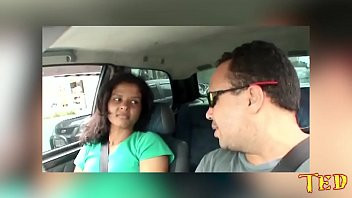 Play Carona do Ted #3 arrombei o rabo da gostosa dentro do carro - Giuliana Lemme