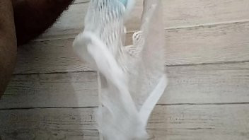 Play Bati uma na calcinha da casada