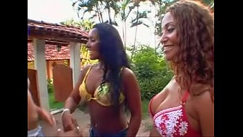 Play Luana & Joyce