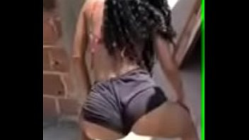 Play Novinha Gostosa Dançando