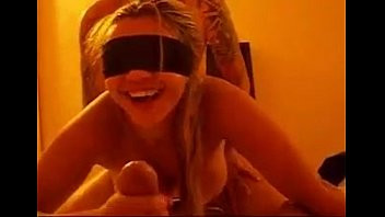 Play Menage casal namorado faz surpresa a namorada e convida amigo p sexo